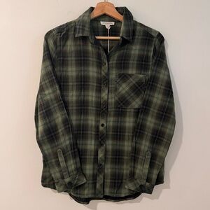 NWT Beachlunchlounge Olive Plaid Woman’s Shirt Small